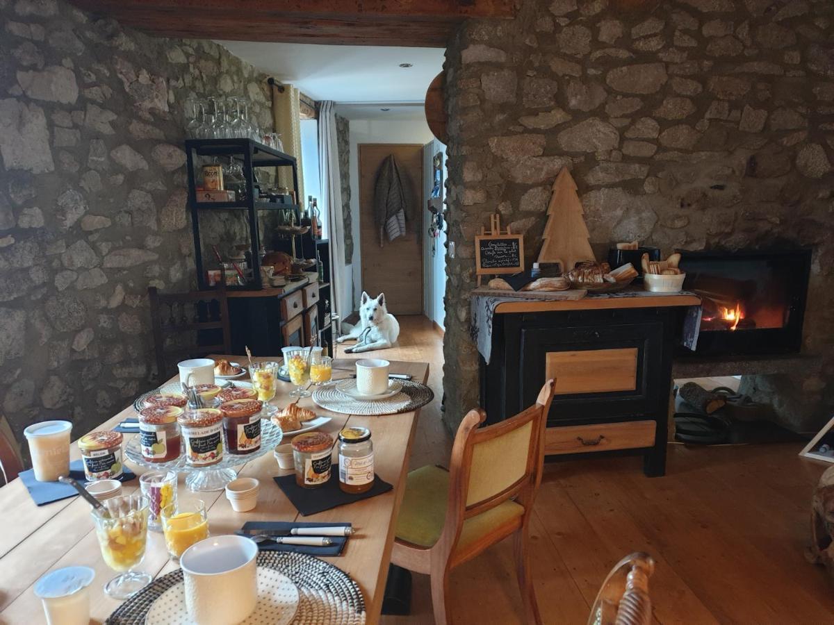 Hotel La Petite Chapelle Font-Romeu-Odeillo-Via Exterior foto
