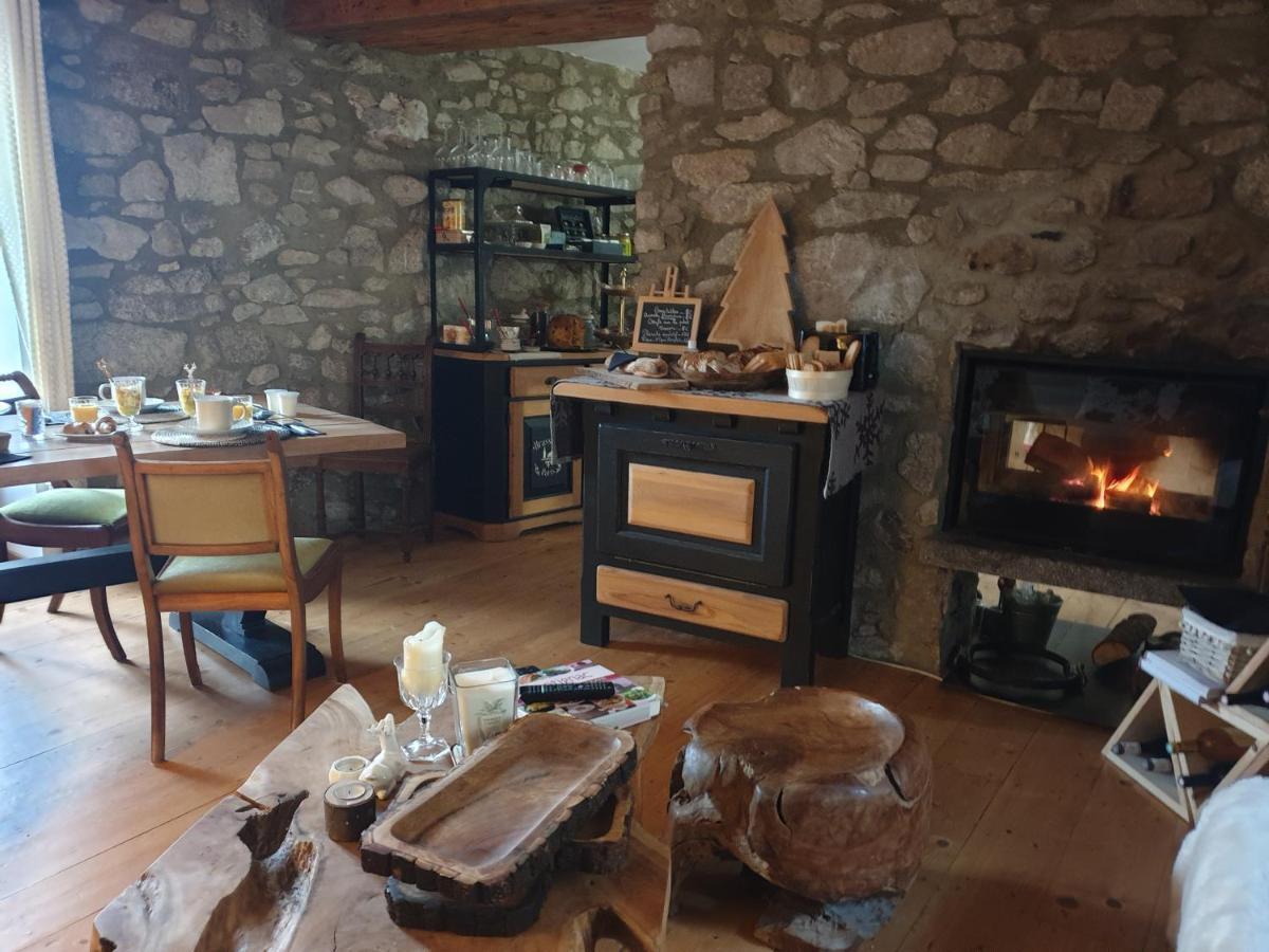 Hotel La Petite Chapelle Font-Romeu-Odeillo-Via Exterior foto
