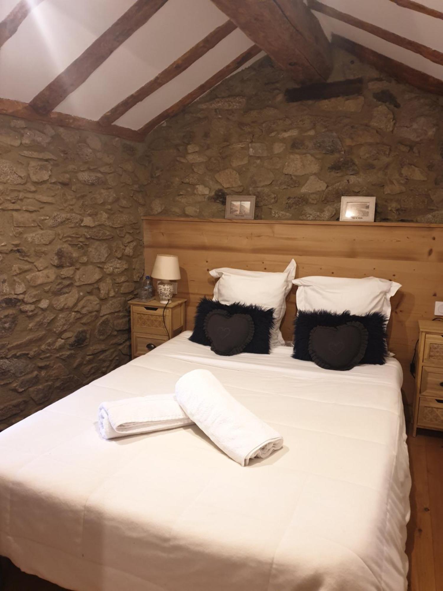 Hotel La Petite Chapelle Font-Romeu-Odeillo-Via Exterior foto